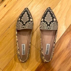Steve Madden snake print flats